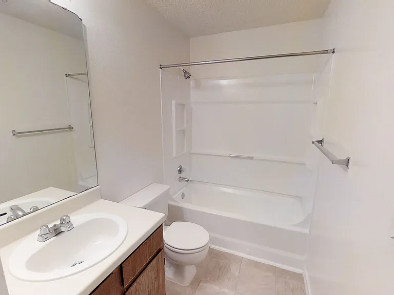 Copper Creek Apartments — Photo 31