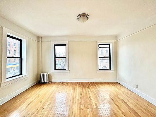 2nd image of 4706 45th St APT B2