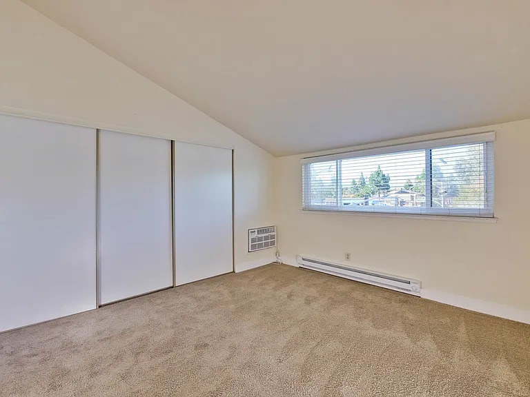 2040 W Middlefield Rd #2 — Photo 14