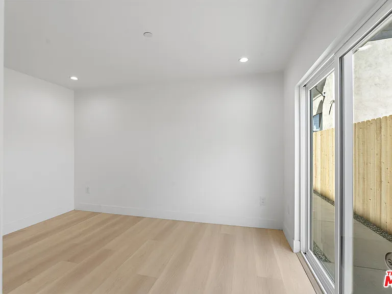 10963 Calvert St #1/2 — Photo 13