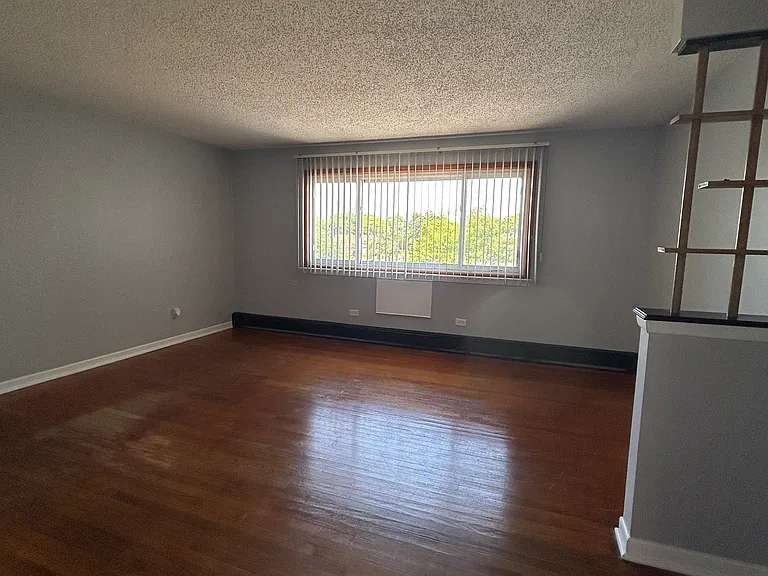 1322 Bataan Dr #2W — Photo 4