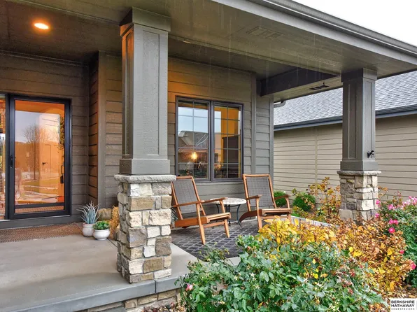 1160 S 212th Cir, Elkhorn, NE 68022