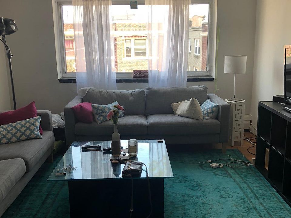 2nd image of 239 Kelton St #32TD