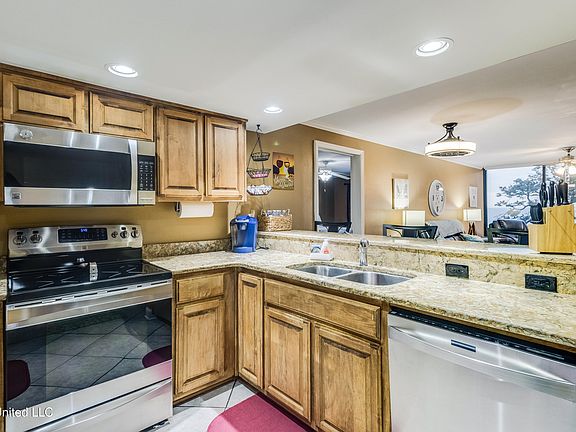 4th image of 2046 Beach Blvd APT A328