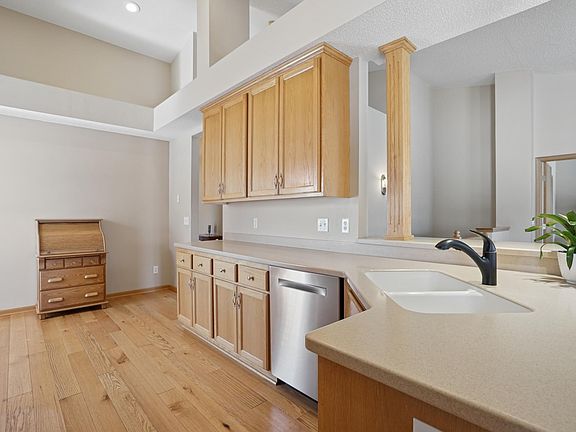 5th image of 1400 Grandview Ave