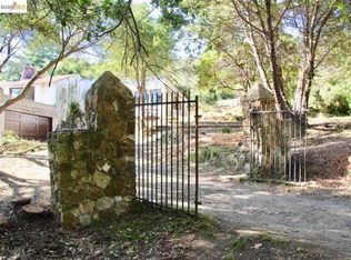 2371 Oak St, Berkeley, CA 94708