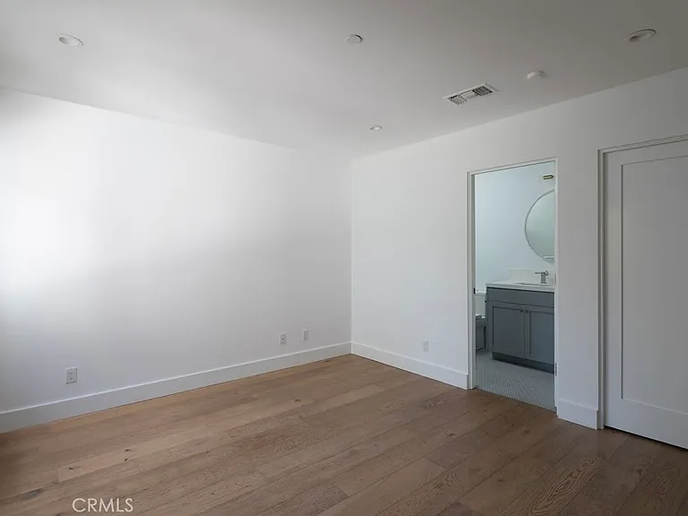 319 Jasmine Ave — Photo 4