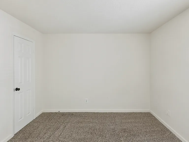 Overlook Apartments — Photo 10