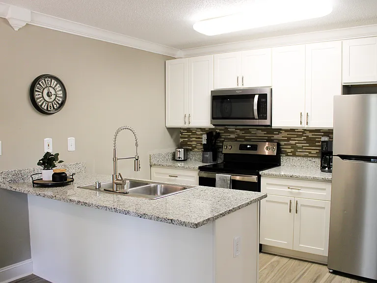180 W Dublin Dr — Photo 46