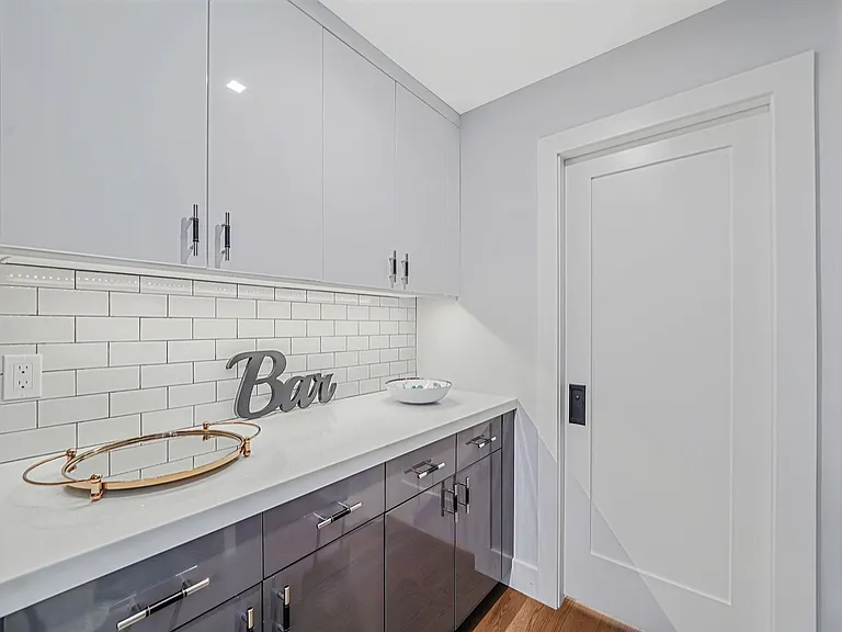 17 Milton Ave — Photo 13