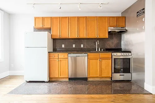 90 Warrenton St #8 Photo 1