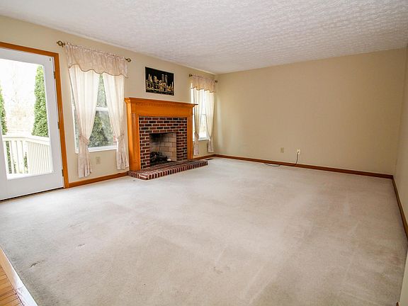 2nd image of 7636 Windsor Dr