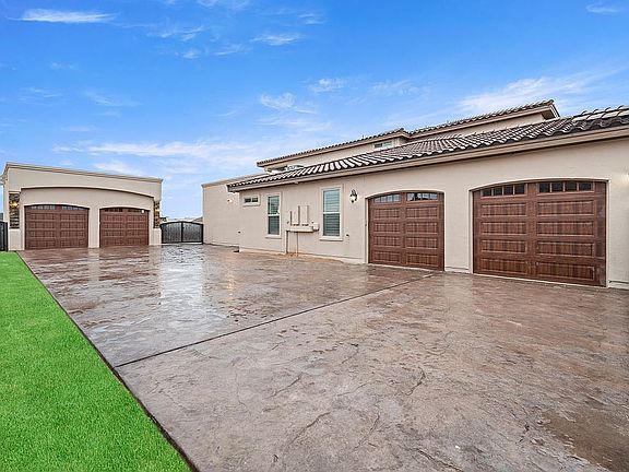 4th image of 2417 Tierra Primera Pl