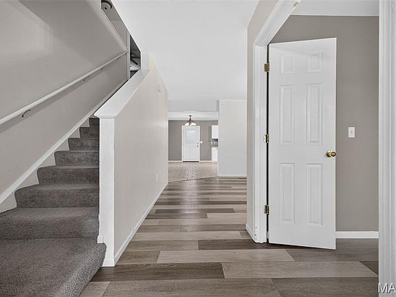 5th image of 1400 Royal Forest Dr
