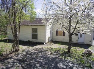 49 1st St, Castleton, NY 12033