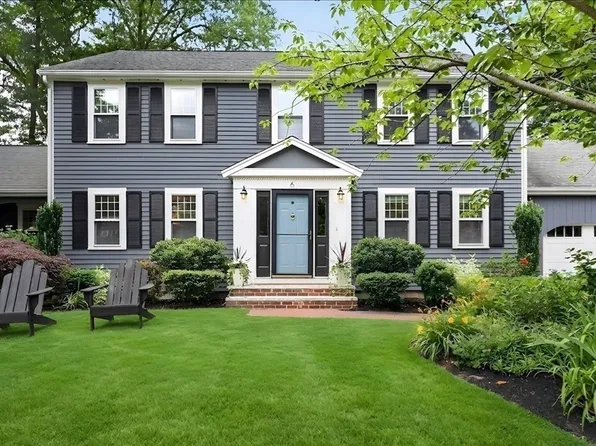 6 Blackhorse Ln, Hingham, MA 02043