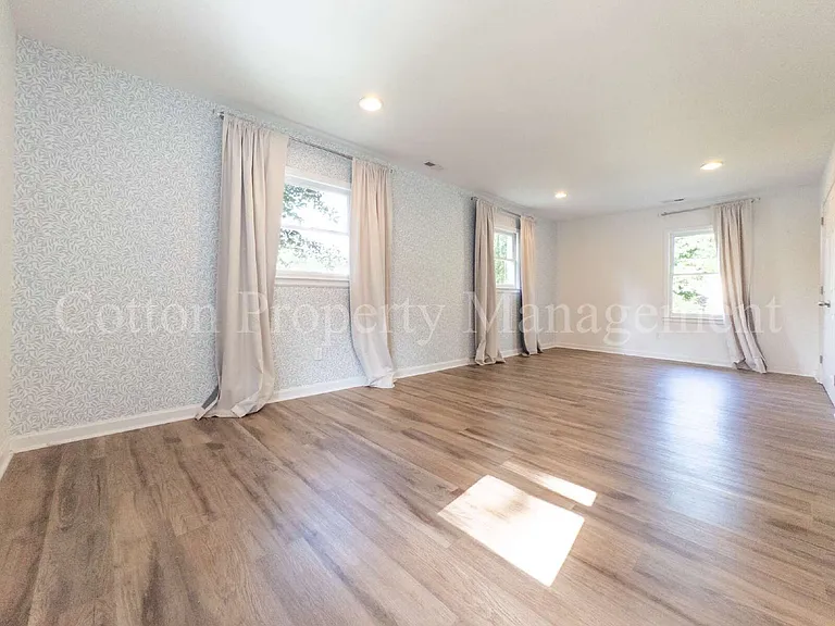 824 Haymarket Ln — Photo 22