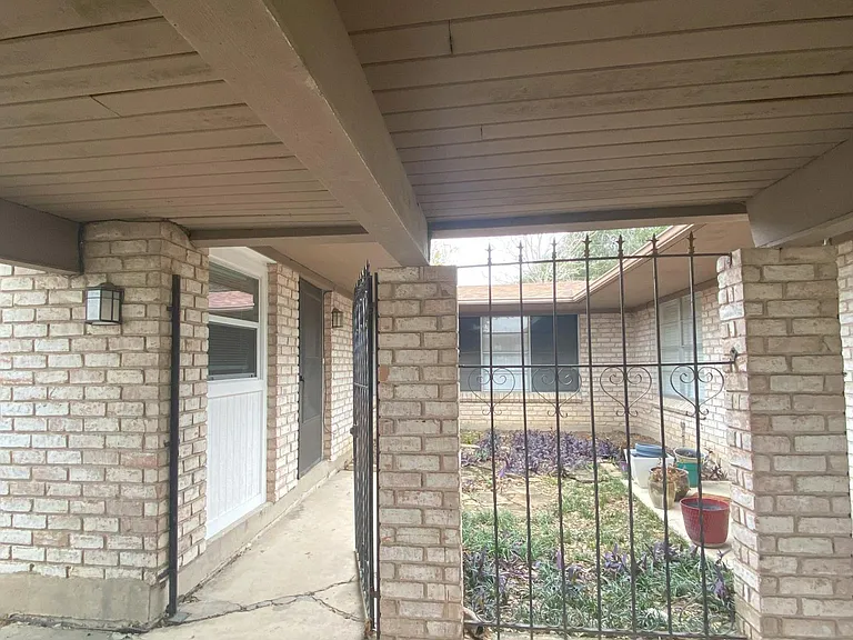 203 Sunnyland Dr — Photo 4