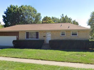403 S Banbury Ter, Roselle, IL 60172