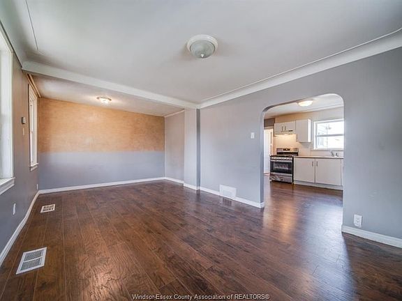 3rd image of 874 Elliott St E #868