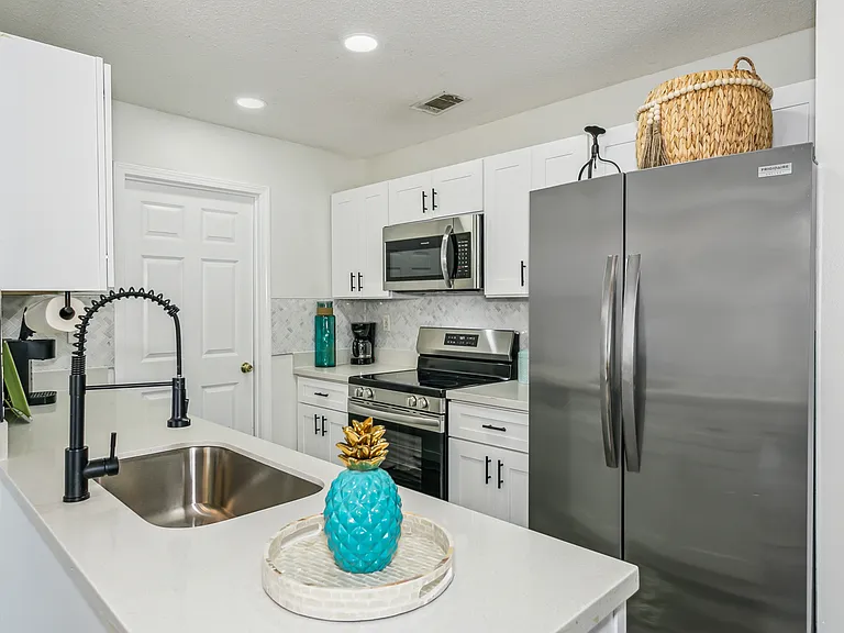 8407 Jarmen Ln — Photo 2