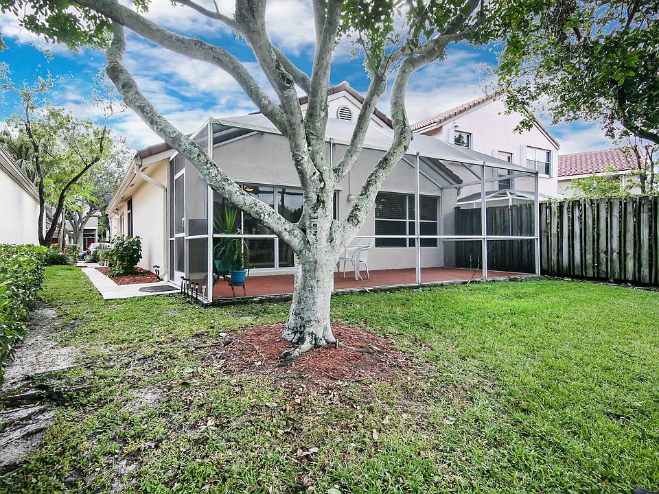 1st image of 10921 NW 10th Ct