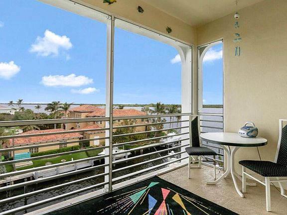 5th image of 105 Paradise Harbour Blvd APT 511