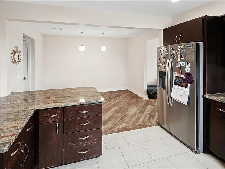6534 W Montrose Ave #3W — Photo 9