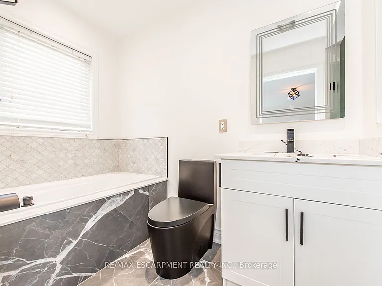 64 City Park Cir — Photo 34
