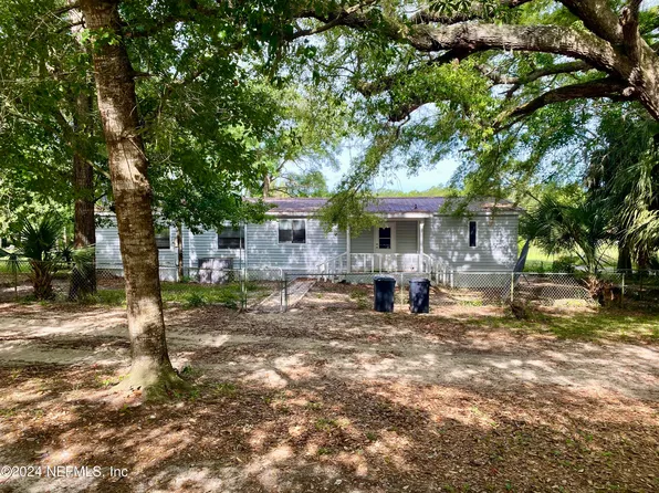 105 E OAKSIDE Drive, Interlachen, FL 32148