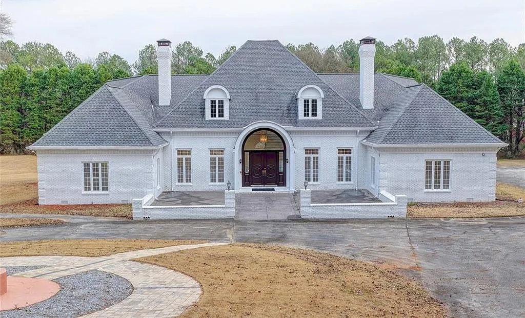 5 bed, 5.5 bath, 7800 sqft, $6,500 — Photo 2