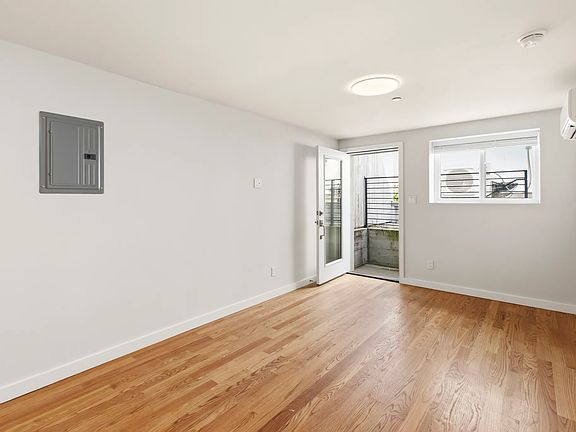 4th image of 470 Vista Grande Ave