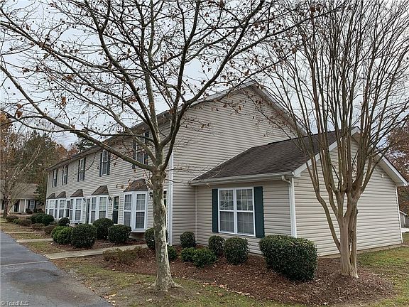 2nd image of 17 Grassy Knoll Cir