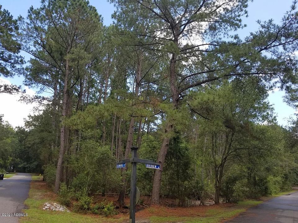 1st image of 5 Riverview Dr