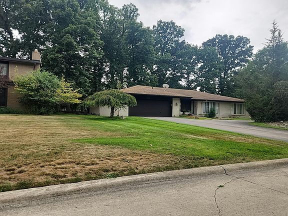 3rd image of 22605 Coventry Woods Ln