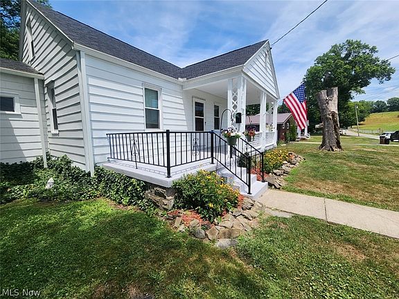 2nd image of 2315 Cypress St