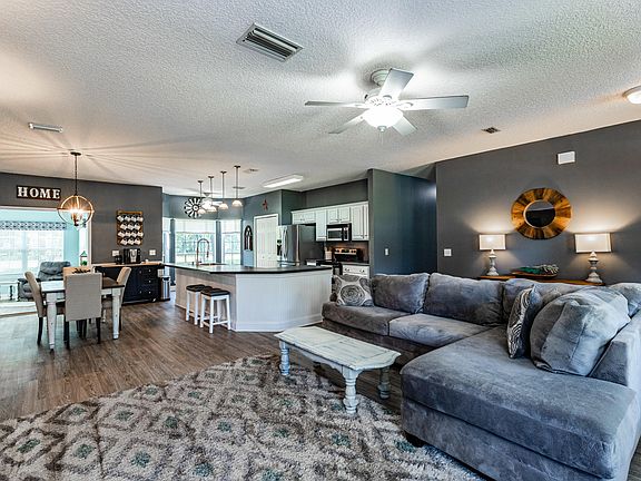 3rd image of 4029 Clifford Ln