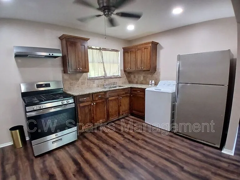 2557 Talco Dr — Photo 12