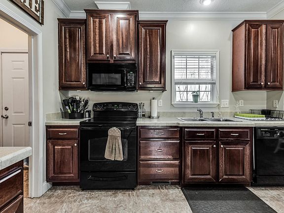5th image of 1090 Alexis Ln