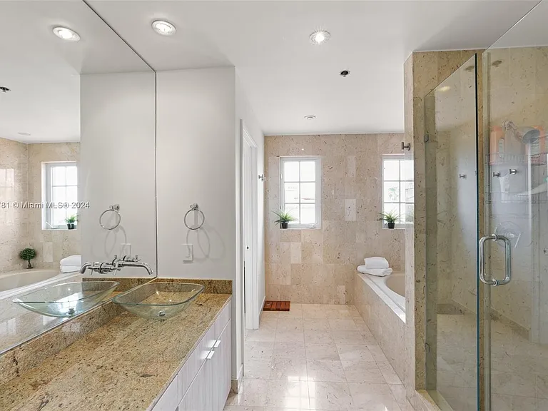 2442 Fisher Island Dr #5402 — Photo 23