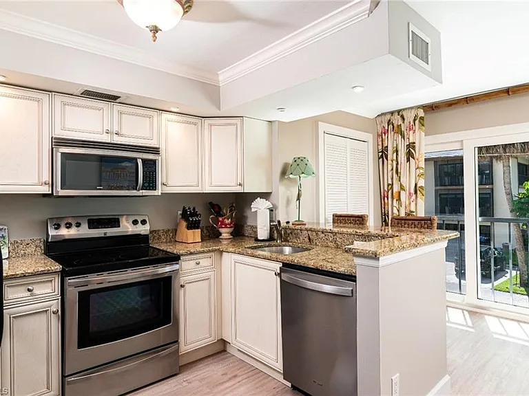 1222 Gordon Dr #14 — Photo 4