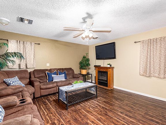 3rd image of 1449 E Enid Ave