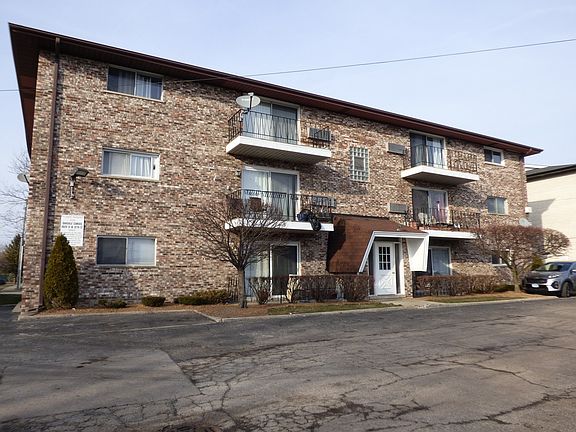 2nd image of 4931 W 87th St APT 3NW