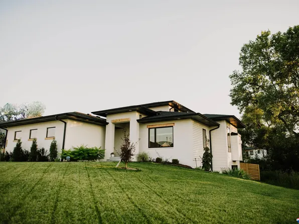 6641 Cavvy Rd, Lincoln, NE 68516