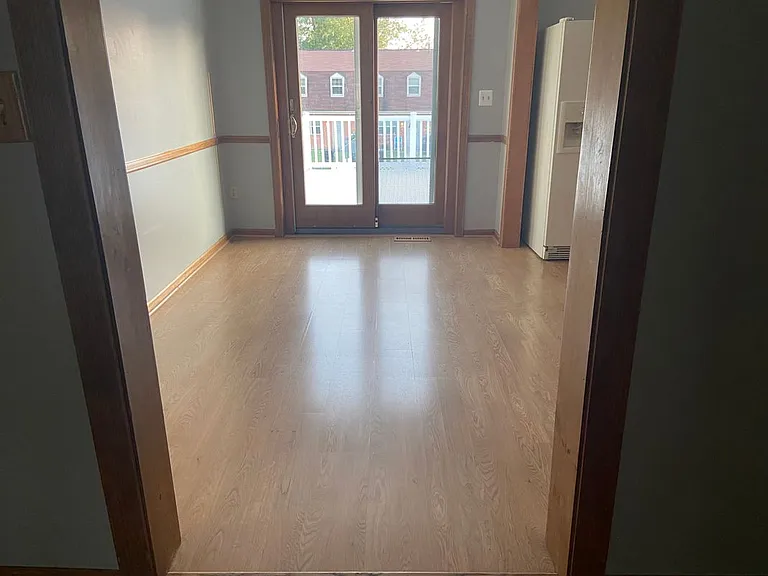 640 Kingston Rd — Photo 15