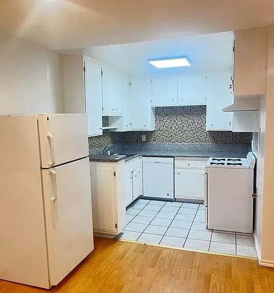 1815 N. Serrano Avenue, — Photo 4