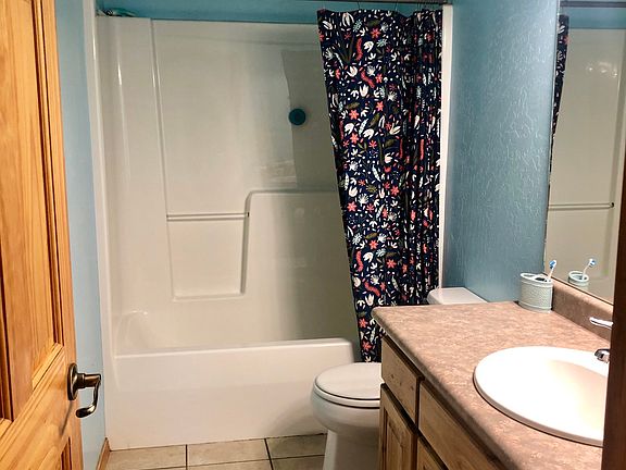 2nd image of 727 Lupine Dr