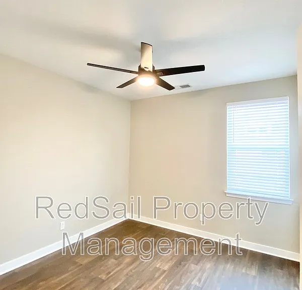1011 Celia Ct — Photo 7