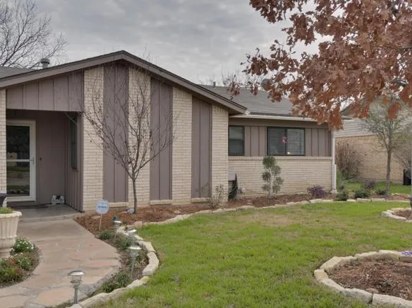 4912 Saucer Dr, Haltom City, TX 76117