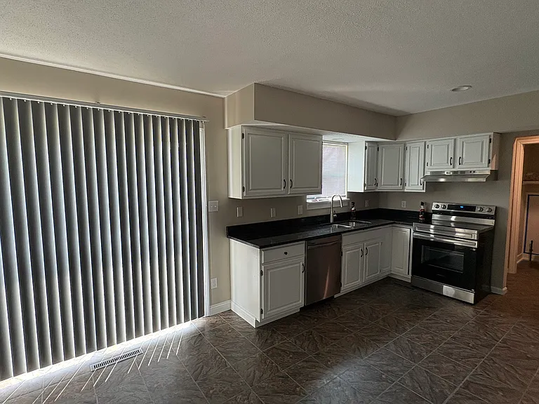 609 Spring Ridge Rd #B — Photo 7